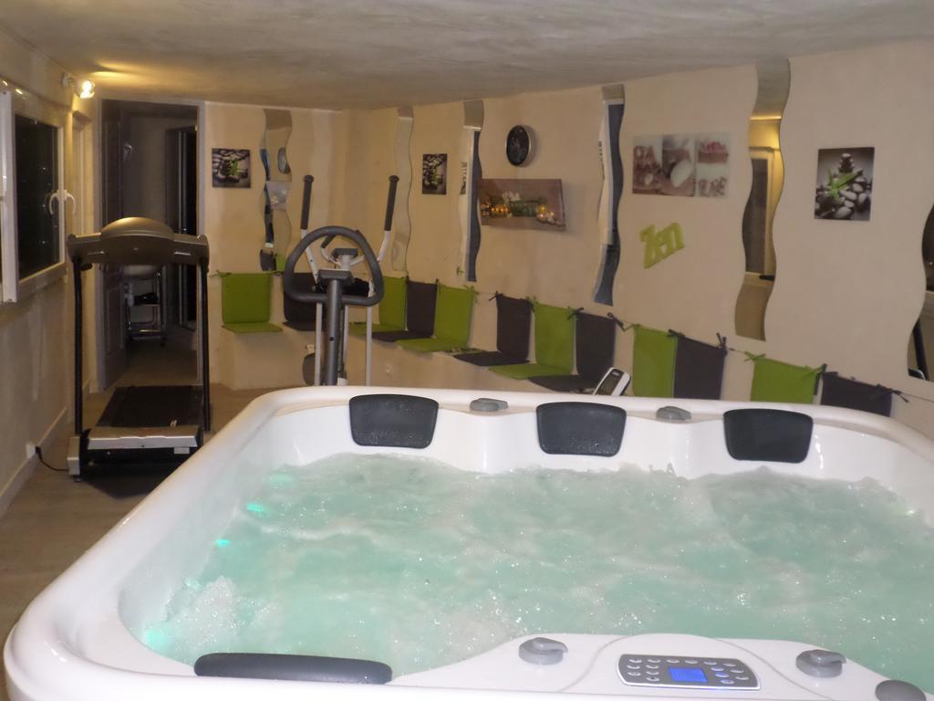 Saint-Macaire Appart'Hotel Les Tilleuls חדר תמונה