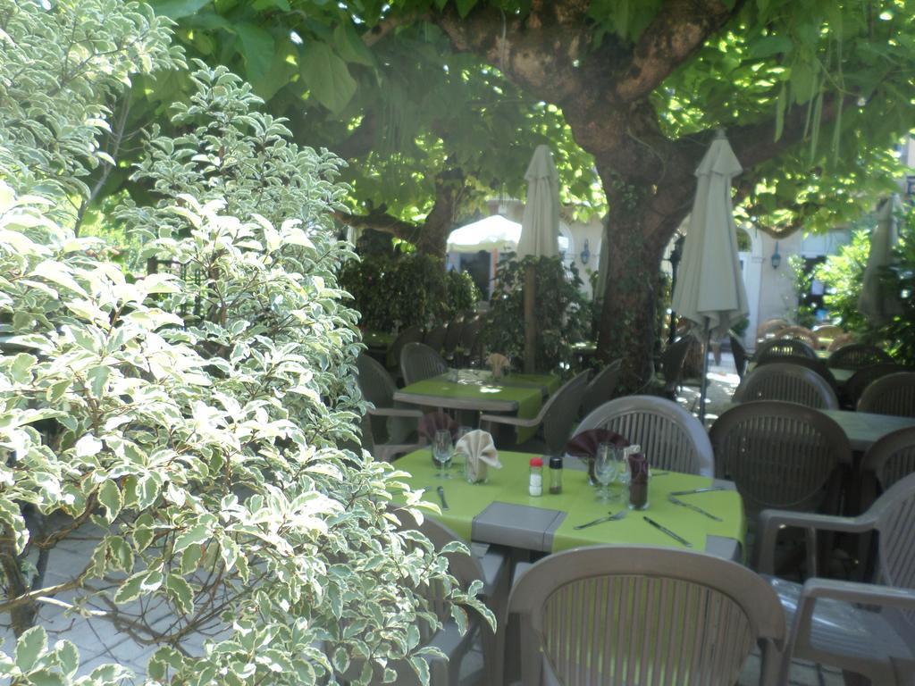 Saint-Macaire Appart'Hotel Les Tilleuls מראה חיצוני תמונה