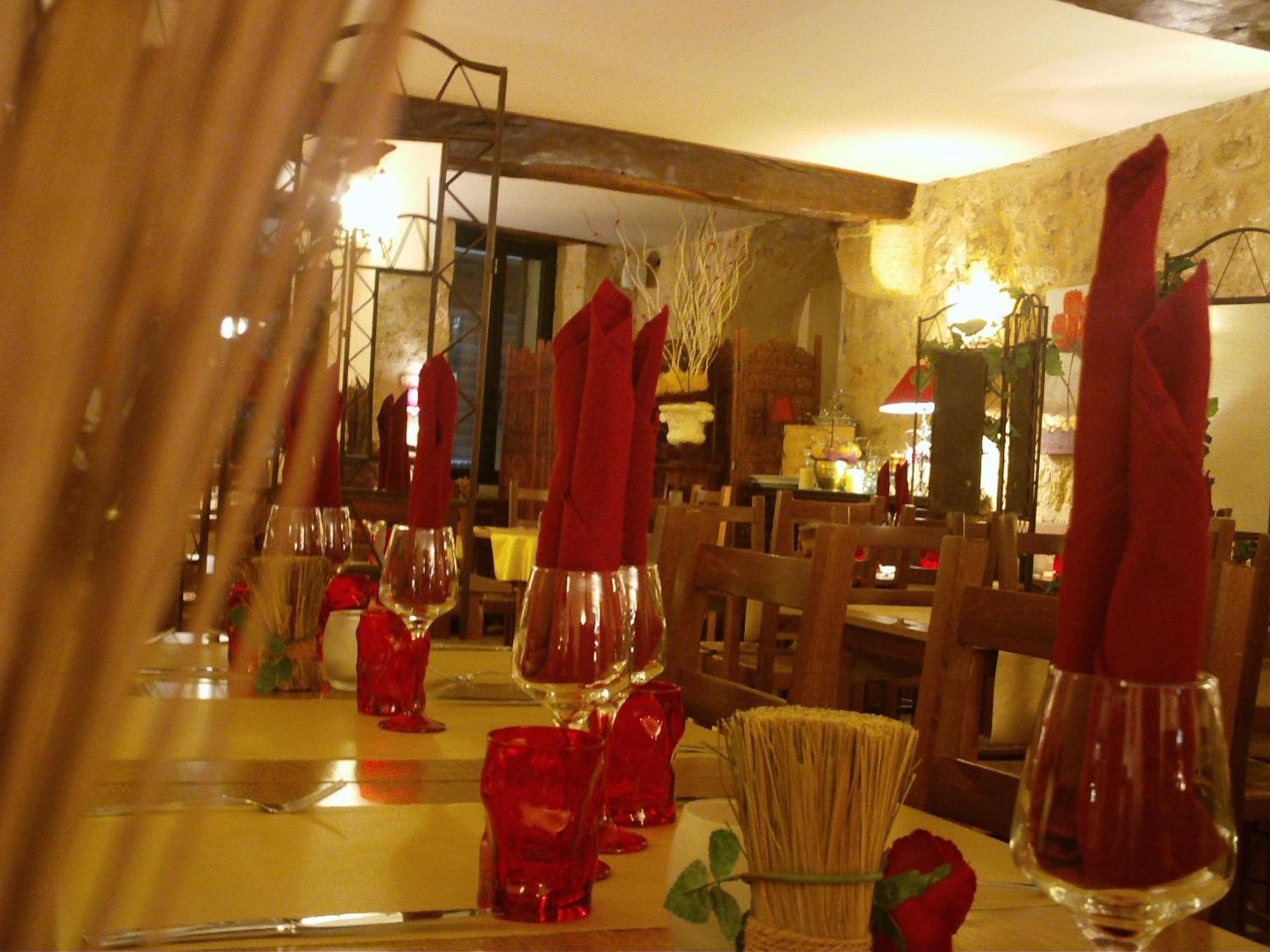 Saint-Macaire Appart'Hotel Les Tilleuls מראה חיצוני תמונה