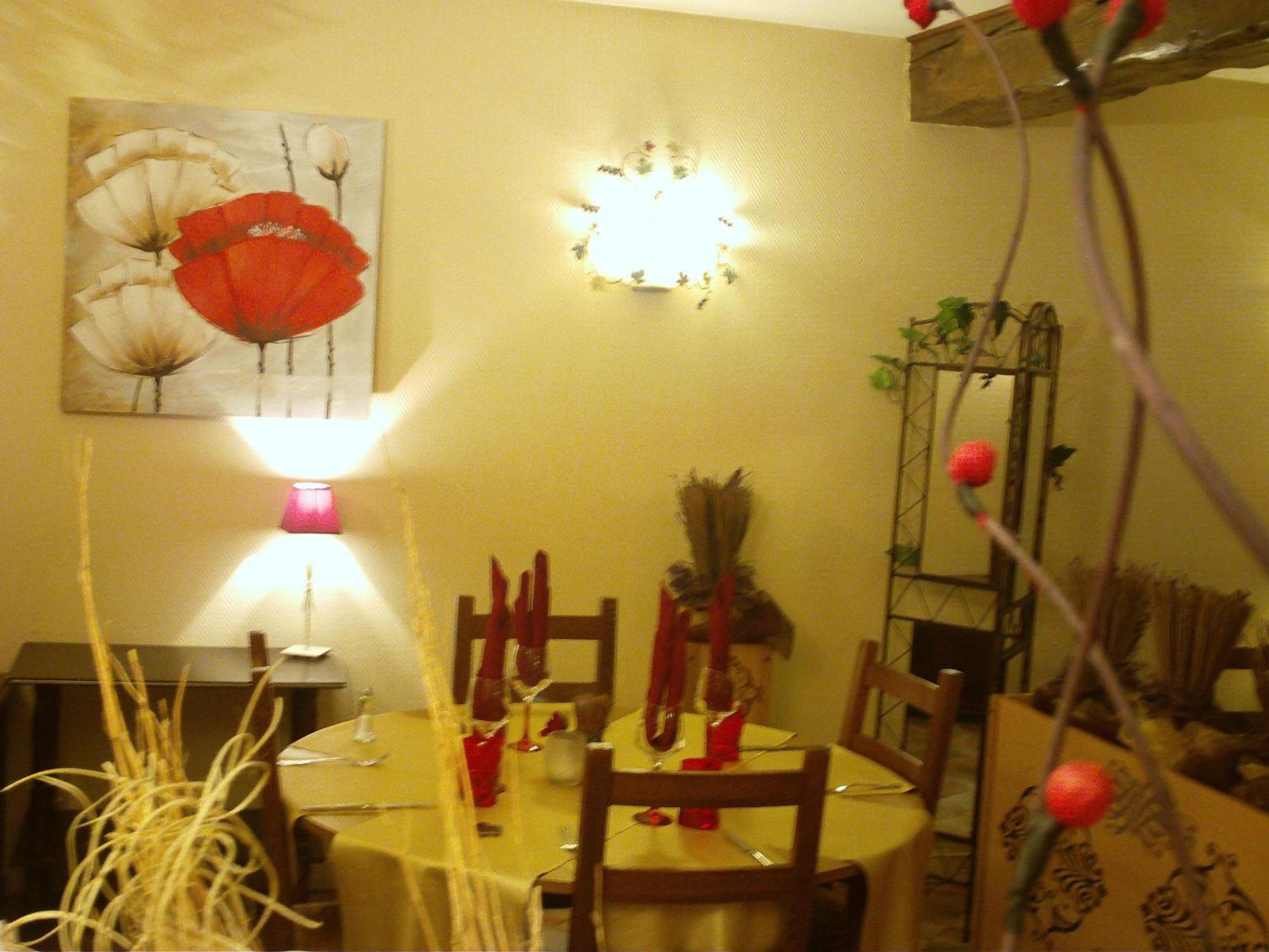 Saint-Macaire Appart'Hotel Les Tilleuls מראה חיצוני תמונה