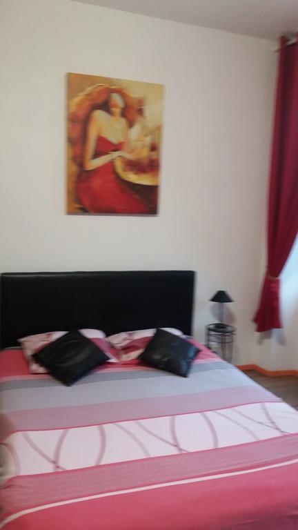 Saint-Macaire Appart'Hotel Les Tilleuls חדר תמונה