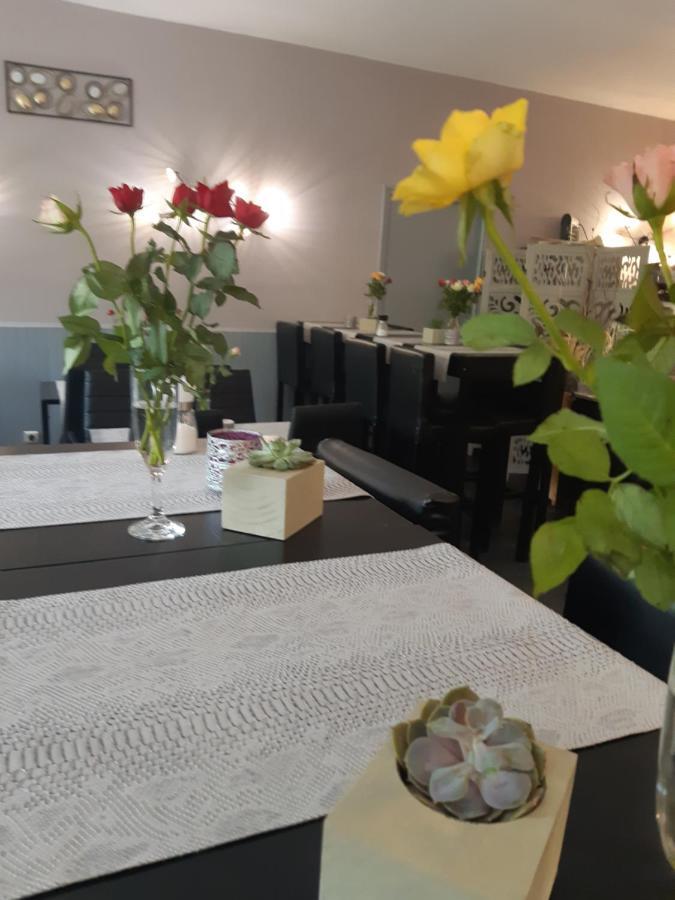 Saint-Macaire Appart'Hotel Les Tilleuls מראה חיצוני תמונה