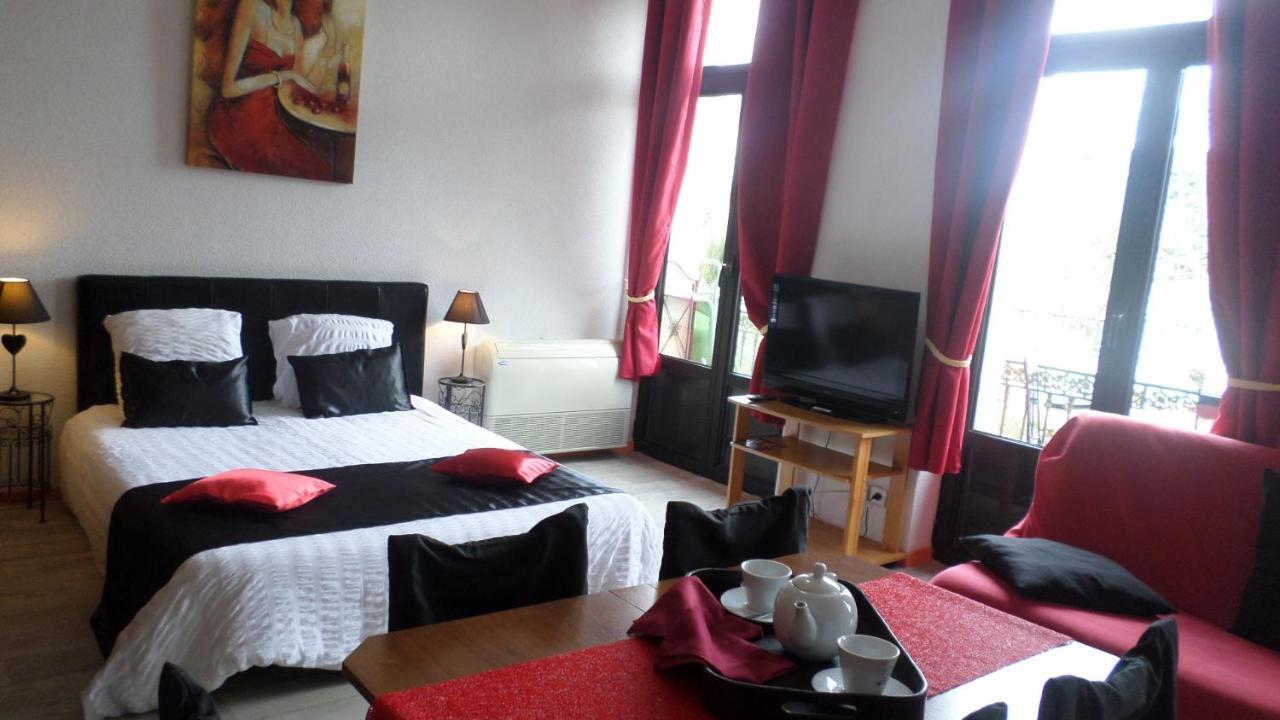 Saint-Macaire Appart'Hotel Les Tilleuls מראה חיצוני תמונה